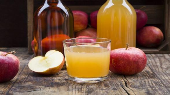 آب میوه طبیعی سیب بدون قند هلو